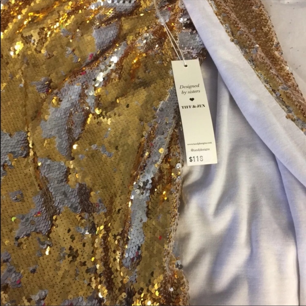 Tiff & Jen cape gold sequins jacket lined Size M L - Picture 6 of 8